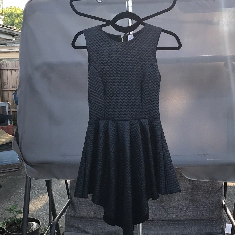 Even Dress size S quilted pattern in EUC